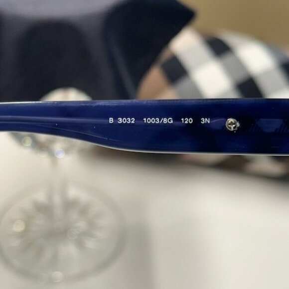 🔥🔥🔥Burberry Unisex Shield UV Sunglasses B3032 1003/8G Made in Italy - Picture 8 of 16